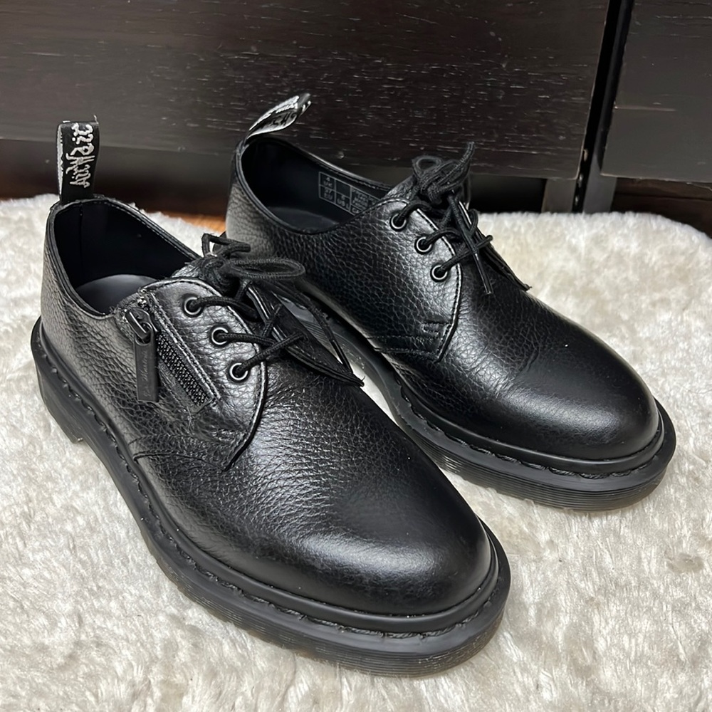 Dr. Martens Women’s slip resistant leather shoes 1461